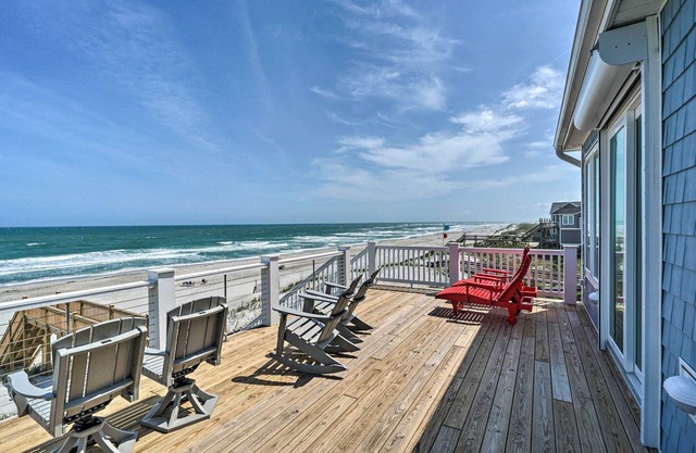 Beachfront Oasis w/2 Large Decks, BBQ & Views!