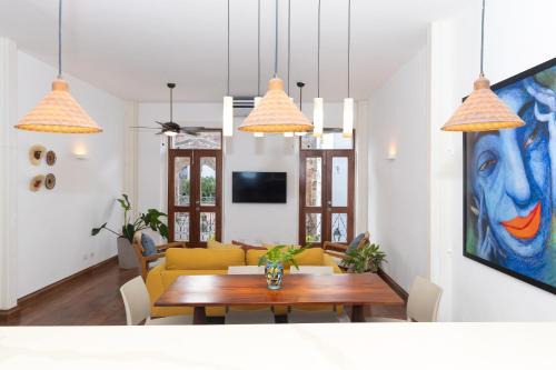 Beachfront penthouse in Casco Antiguo