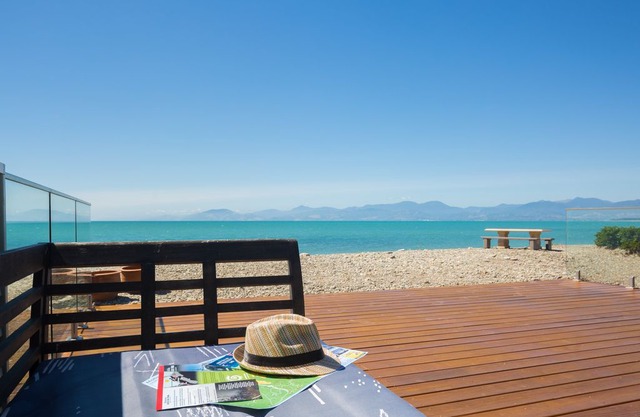 Beachfront Ruby Bay - Mapua Beach House