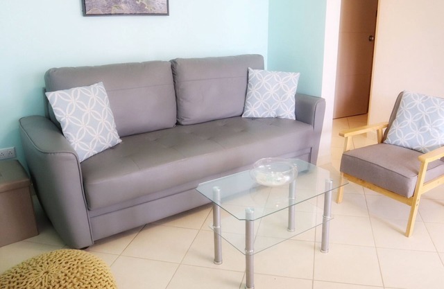 Beachin' Ground Floor 2-Bedroom - Right Across From the Beach