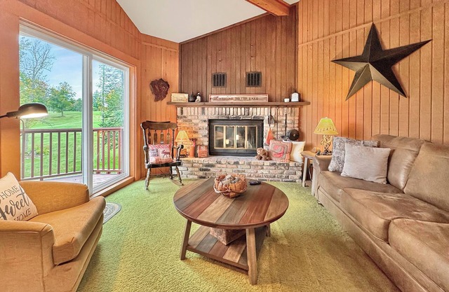 Bear Hills Retreat with Scenic Fairway Views