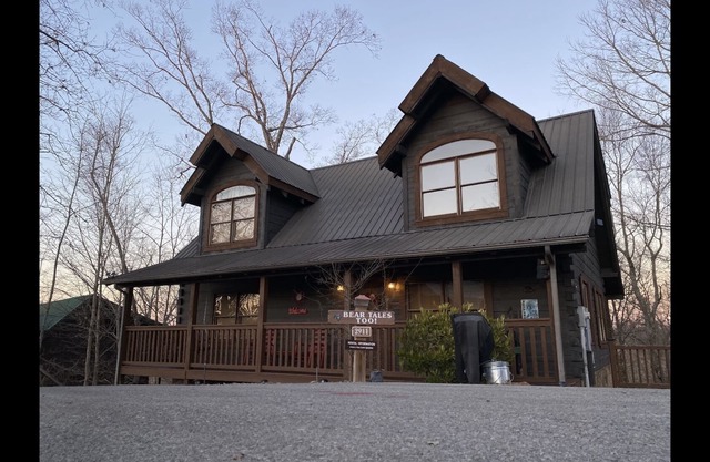 Bear Tales Too! Luxury Cabin ~ Sleeps 8 ~ Best Resort Location in Pigeon Forge!