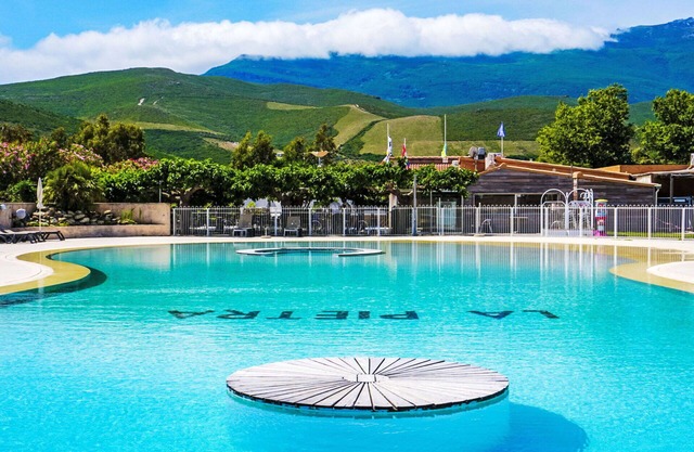 Beautiful apartment in villa with WIFI, A/C, pool, TV, terrace, pets allowed and panoramic view