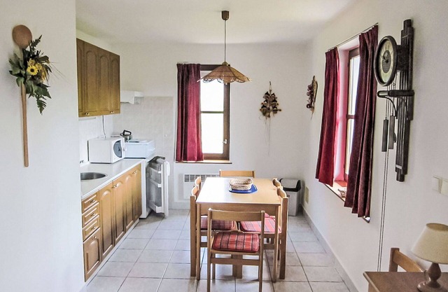 Beautiful private villa for 6 guests with WIFI, pool, TV, patio, pets allowed and panoramic view