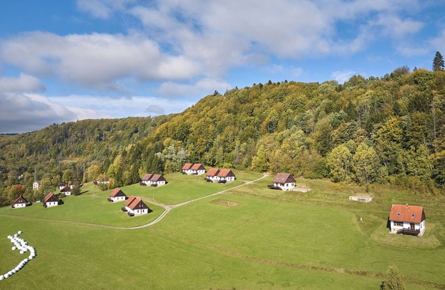 Beautiful private villa for 6 people with pool, WIFI, TV, patio, pets allowed and panoramic view