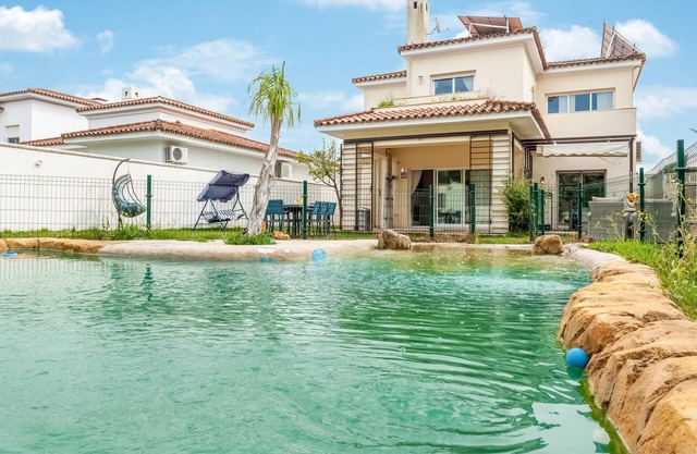 Beautiful home in Bollullos de la Mitaci