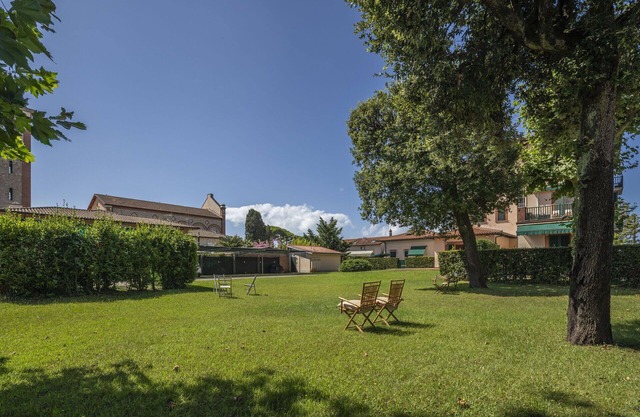 Beautiful apartment for 4 people with WIFI, A/C, TV and balcony, close to Forte Dei Marmi