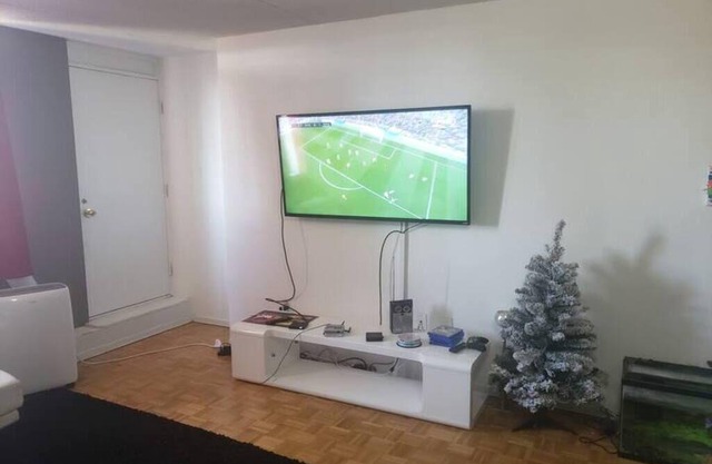 "Beautiful 1 bedroom apartment 5min to downtown!"