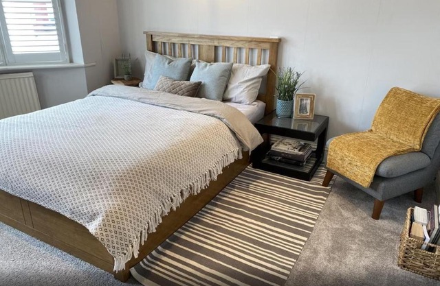 Beautiful 2-Bed Apartment in Lingfield