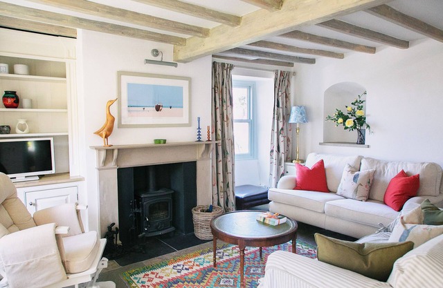 Beautiful 2 bedroom village cottage