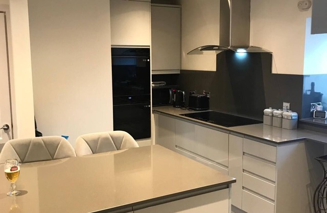 BEAUTIFUL 2 BEDROOM APARTMENT CORBRIDGE