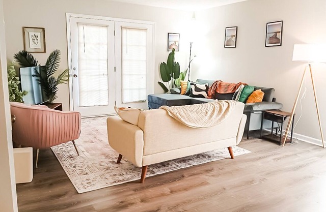 Beautiful 2 bedroom home w/pool in Kingsport