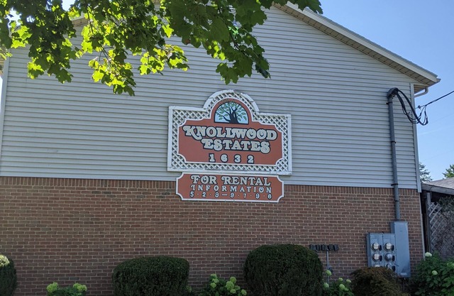 Beautiful 2 Bedroom Townhouse in Quiet, Private Setting