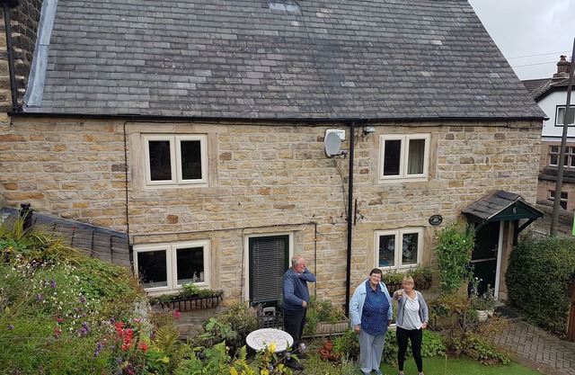 Beautiful 2 bedroomed stone cottage in the centre of Crich