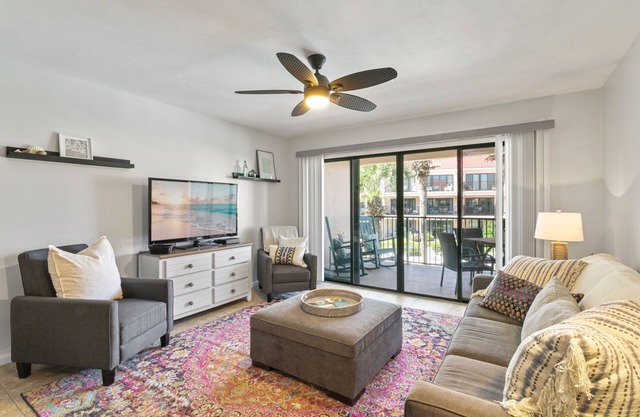 Beautiful 2BR 2.5BA Ocean View Condo - The Perfect Beach Getaway!