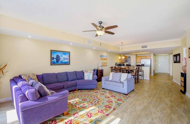 Beautiful 3 Bedroom/2 Bathroom Condo Overlooking the Gulf S-806