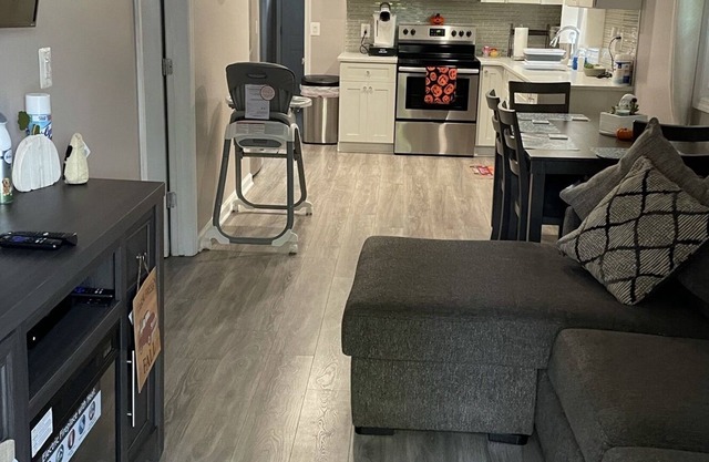 Beautiful 3 Bedroom Home With Pool and hot tub