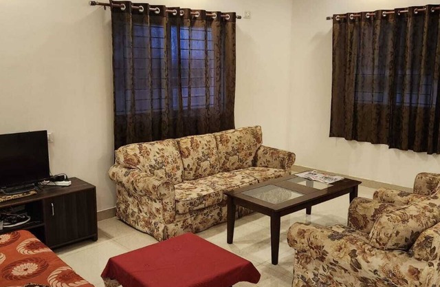 Beautiful 3 Bedroom standalone house. Peaceful!