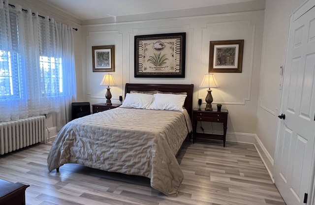 Beautiful 3 Bedroom Apt Home, Jersey City