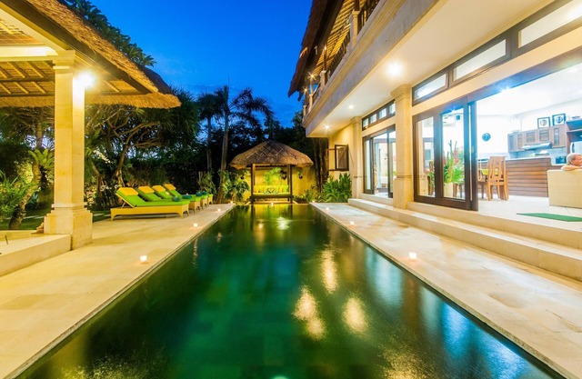 Beautiful 3BR Villa, 4Min Drive To Seminyak Square! - W/Private Swimming Pool!