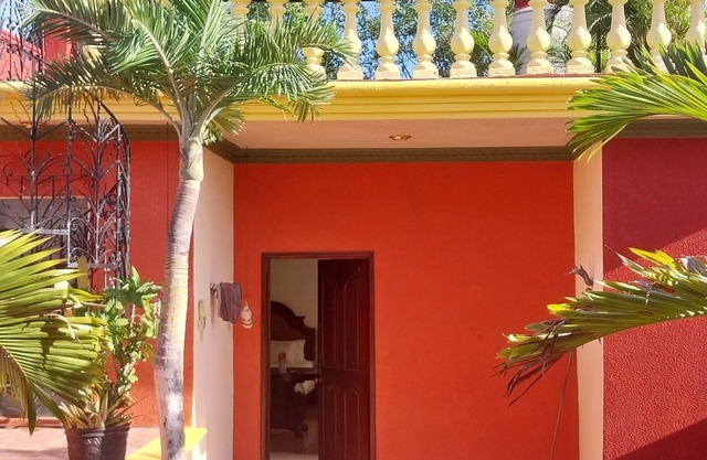 Beautiful 4 bedroom house with A/C, TV, internet and 4 individual bathrooms.
