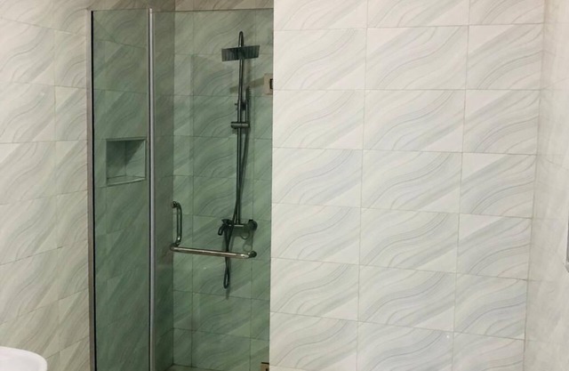 Beautiful 4-Bedroom House (5 minutes from the beach)