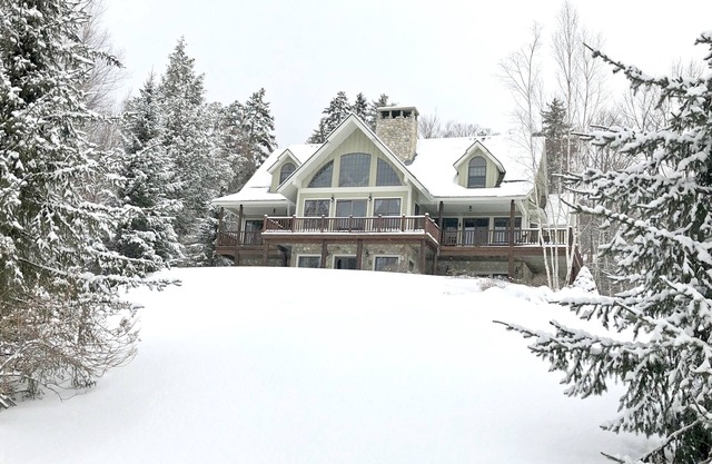 Beautiful! 5 Beds-5 baths Home, Spectacular Views of Stratton, On Shuttle