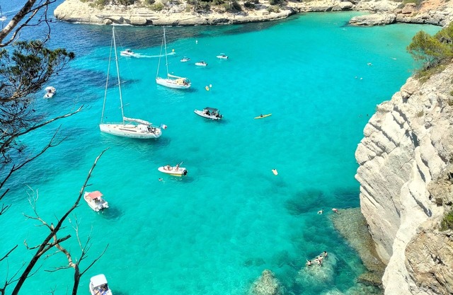 Beautiful 75 m2 apartment 10 minutes' walk from Arenal d'en Castell beach