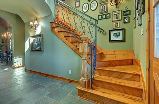 Beautiful 80 Acre Ranch with Private Fishing Pond 45 Min drive from Dallas!