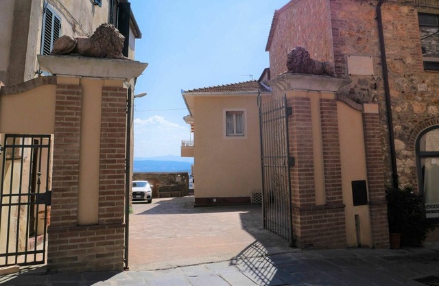 Beautiful apartment for 4 guests with A/C, WIFI, TV, balcony and parking