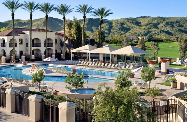 Beautiful and Fantastic location - near Airport and 3 Spring Training ballparks!