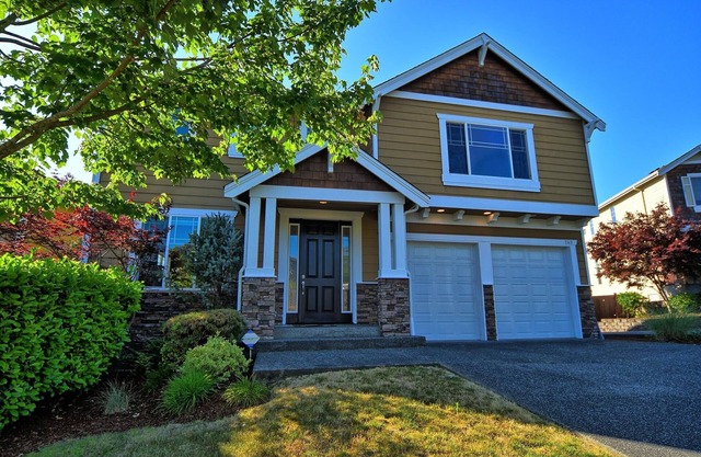 Beautiful and Spacious!Your Home Away from Home. With AC