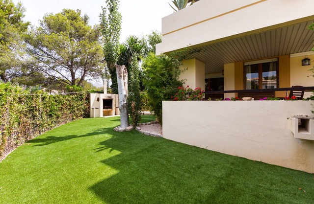 Beautiful Apartment with Garden and BBQ