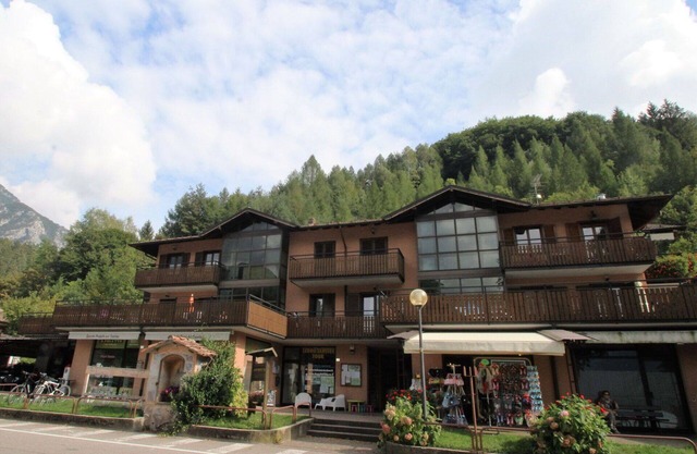 Beautiful apartment for 5 guests with WIFI, TV, terrace and pets allowed