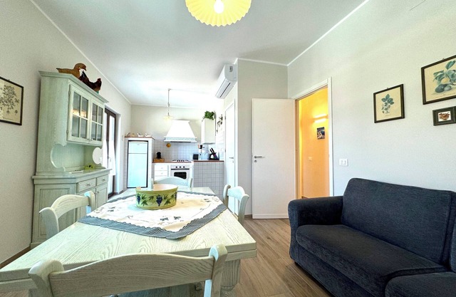 BEAUTIFUL apartment A FEW STEPS from the sea!