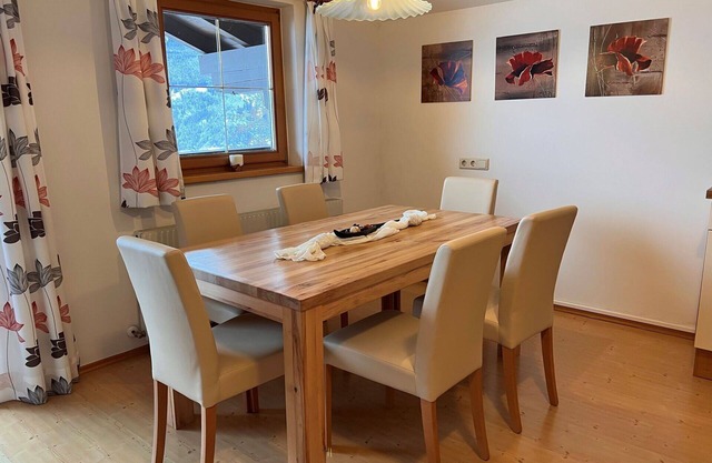 Beautiful apartment in villa for 5 guests with WIFI, TV and terrace