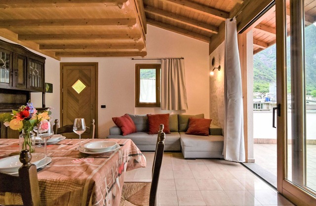 Beautiful apartment for 5 guests with WIFI, TV, terrace and pets allowed