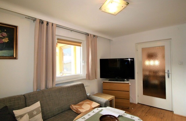 Beautiful apartment for 4 guests with TV, patio and pets allowed