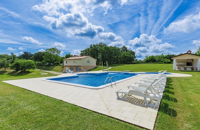 Beautiful apartment for 4 people with pool, WIFI, A/C, TV and terrace
