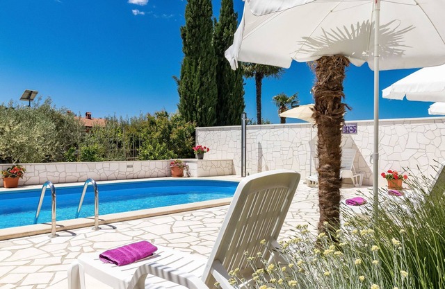 Beautiful apartment for 4 people with A/C, pool, WIFI, TV and terrace