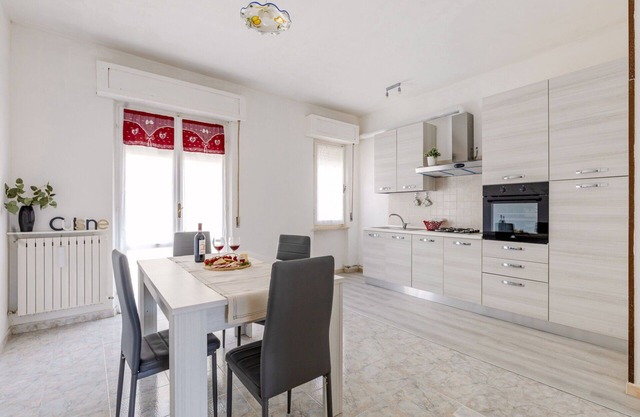 Beautiful apartment for 5 people with WIFI, TV, terrace and panoramic view, close to Porto Recan.
