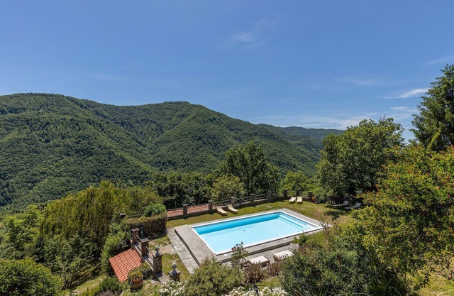 Beautiful apartment in Comano -MS-