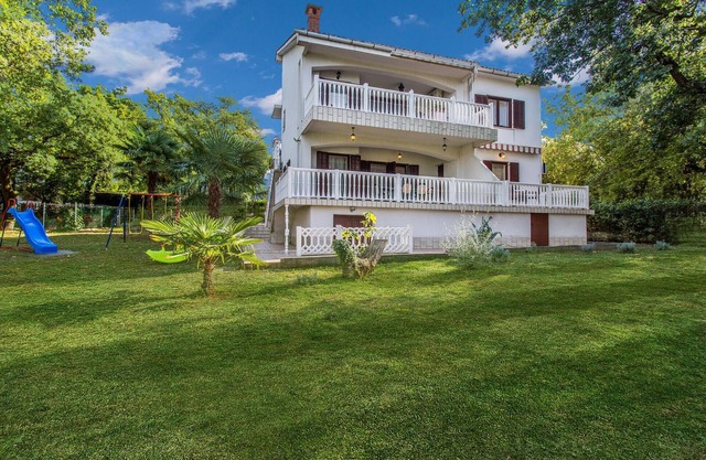 Beautiful apartment in Malinska