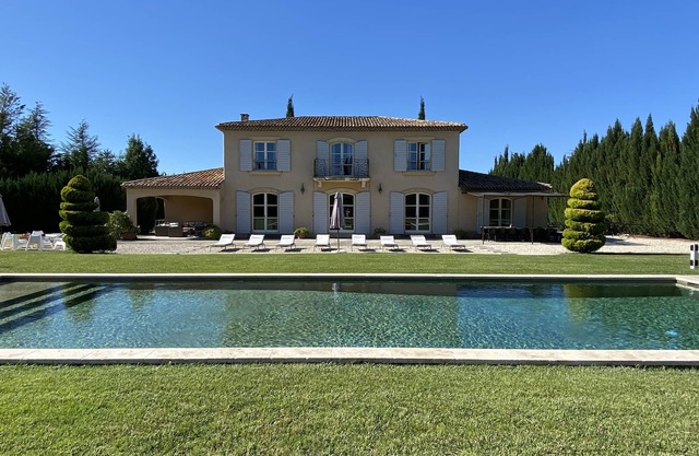 Beautiful Bastide with large pool