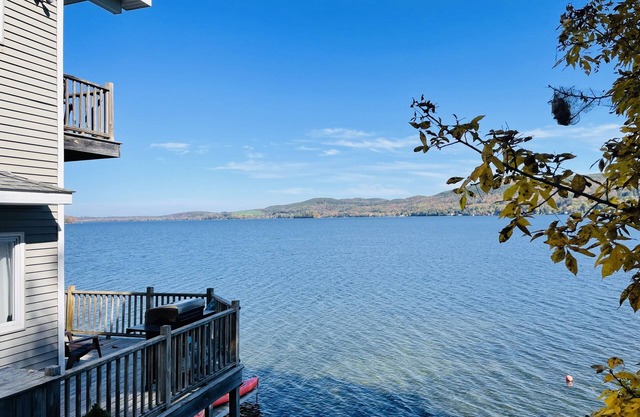 Beautiful Big Lake Front House W/gorgeous lake views