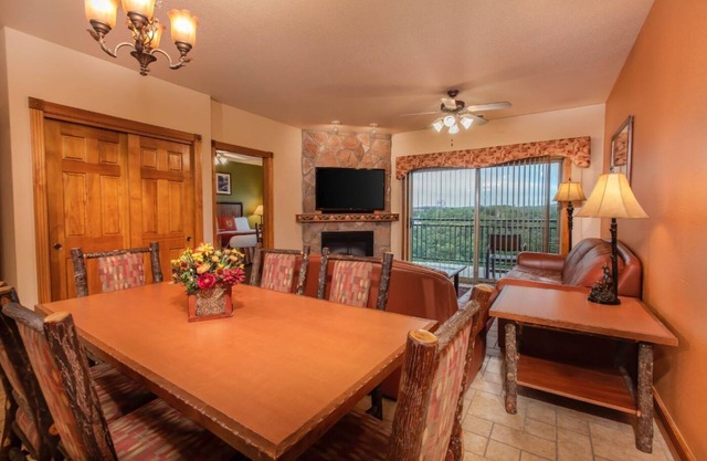 Beautiful Branson Woods Two Bedroom/Two Bath Villa! Near Entertainment Venues.