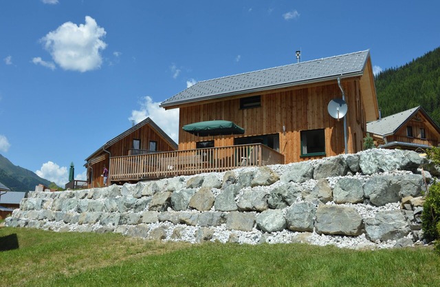 Beautiful chalet on the ski slopes with sauna