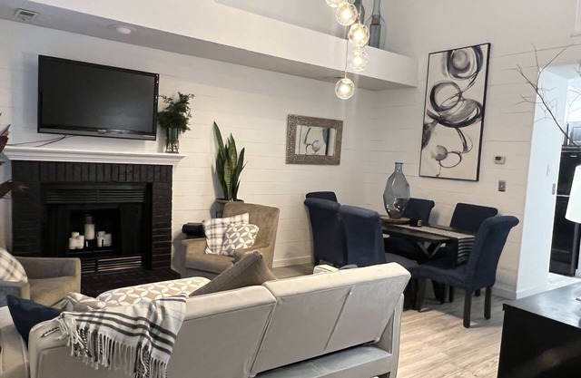 Beautiful, completely renovated, 2 Bedroom, 2 Bath Condo