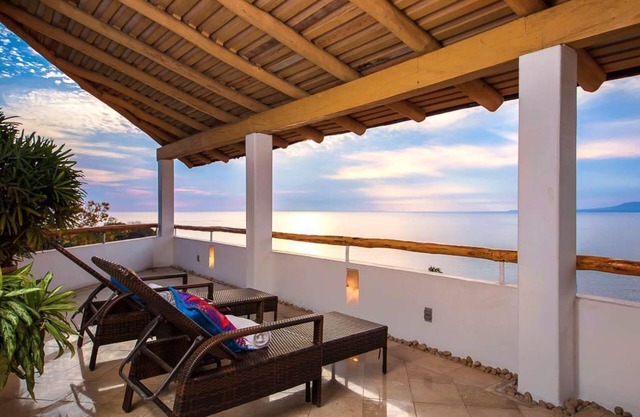 Beautiful Condo Ocean view