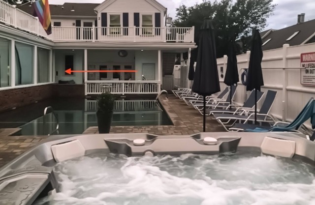 Beautiful condo near the ocean with heated pool, hot tub, grills and kitchenette